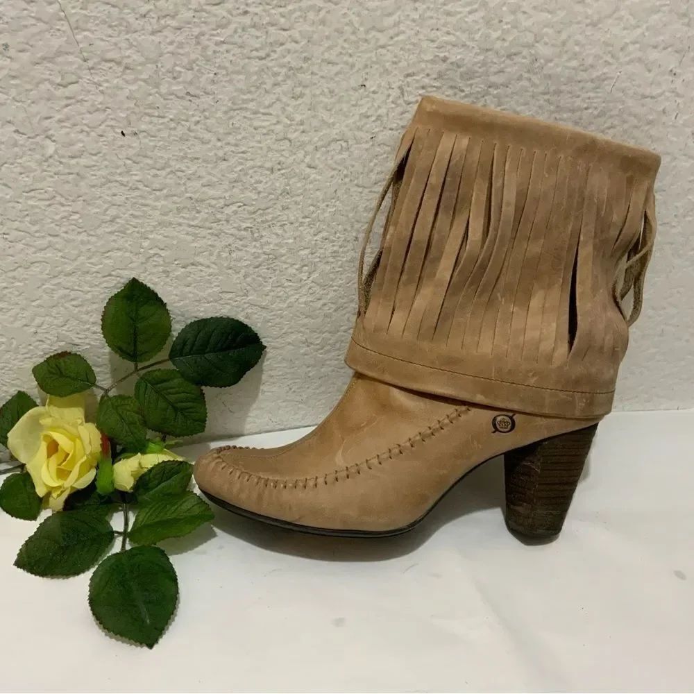 Born Women's Banbury Fringe Moc Boots Size 9 Natural Tan Nubuck Heeled W02016